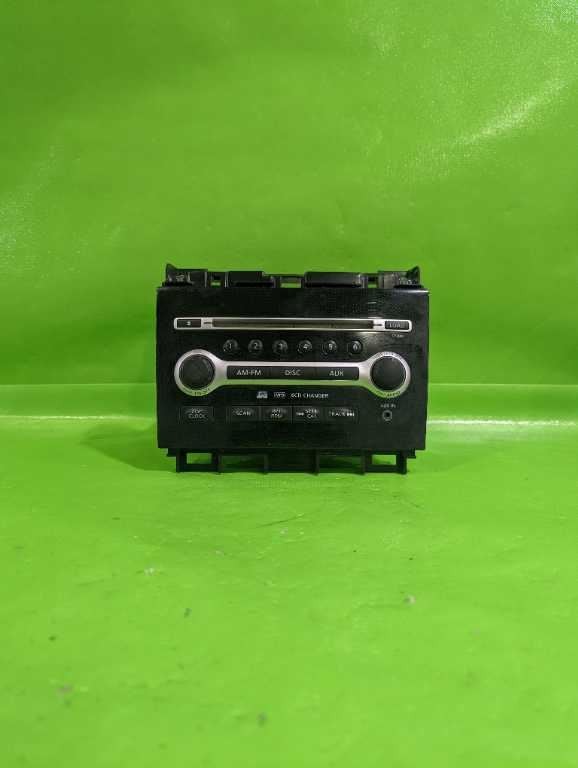 09 10 MAXIMA FACTORY RADIO RECEIVER OEM 4561-2