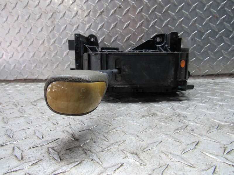 07 08 09 TOYOTA CAMRY AUTOMATIC TRANSMISSION GEAR FLOOR SHIFTER SELECTOR