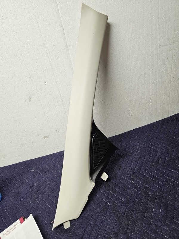 2013 2014 FORD ESCAPE RH RIGHT A PILLAR WINDSHIELD TRIM