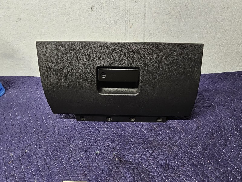 2005-2009 FORD MUSTANG GLOVE BOX BLACK OEM