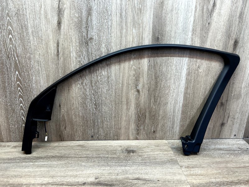 2014 -2020 ACURA MDX FRONT PASSENGER SIDE DOOR WINDOW FRAME TRIM PANEL OEM