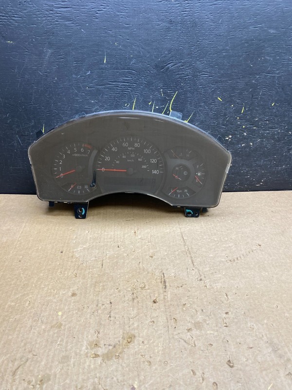 2004 to 2005Nissan Titan Speedometer Cluster Gauge Bezel z4302 DG