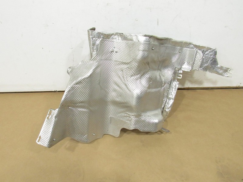 15-19 Ferrari 488 Spider 2017 Right Fuel Reservoir Tank Heat Shield Cover ;@2