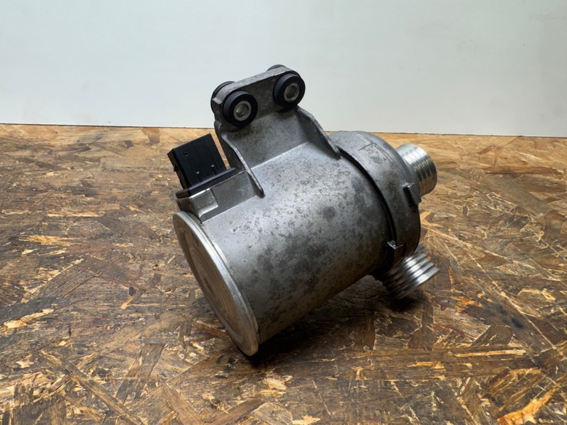 12–19 OEM BMW F15 F16 F30 F32 M2 X5 X6 3.0L Turbo Electric Water Coolant Pump