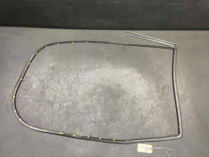Rear Right Door Weatherstrip 2017 Kia Soul 83140-B2000 2014 2015 2016 2018 2019