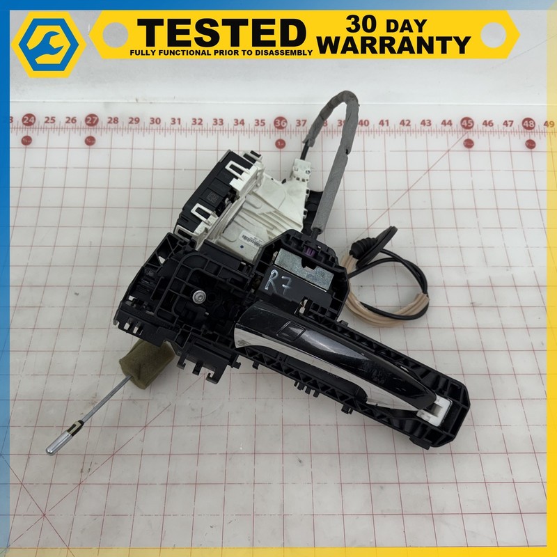 14-17 M-B W207 E-Class FRONT LEFT SIDE DOOR LOCK LATCH ACTUATOR W/ HANDLE OEM