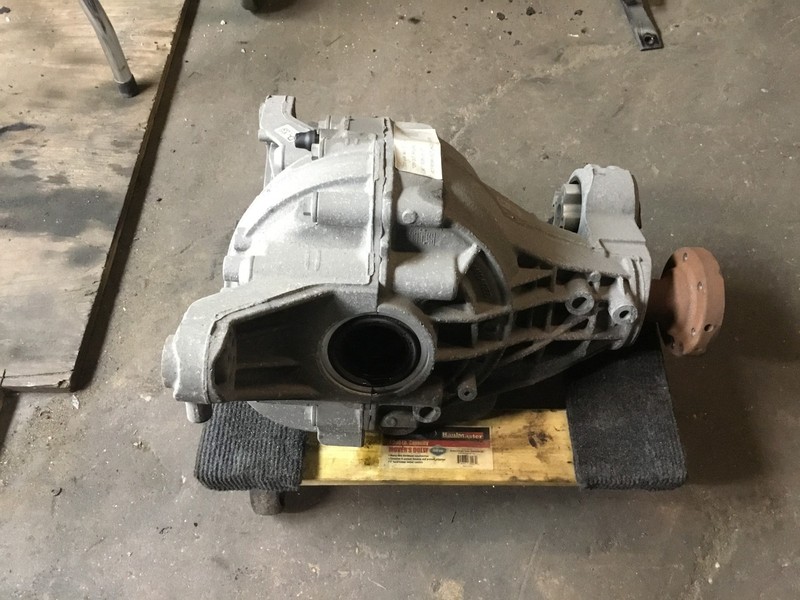 Bentley Bentayga 2019 V8 4.0L AWD Rear Differential Axle Carrier 16-20 ;Y3