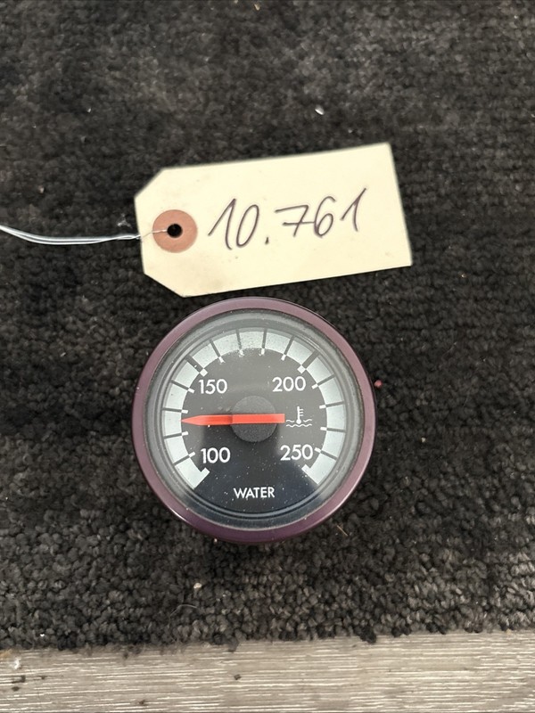 freighliner Century Water Temperature Gauge 2246518000 ,66 8270952-000 Broken
