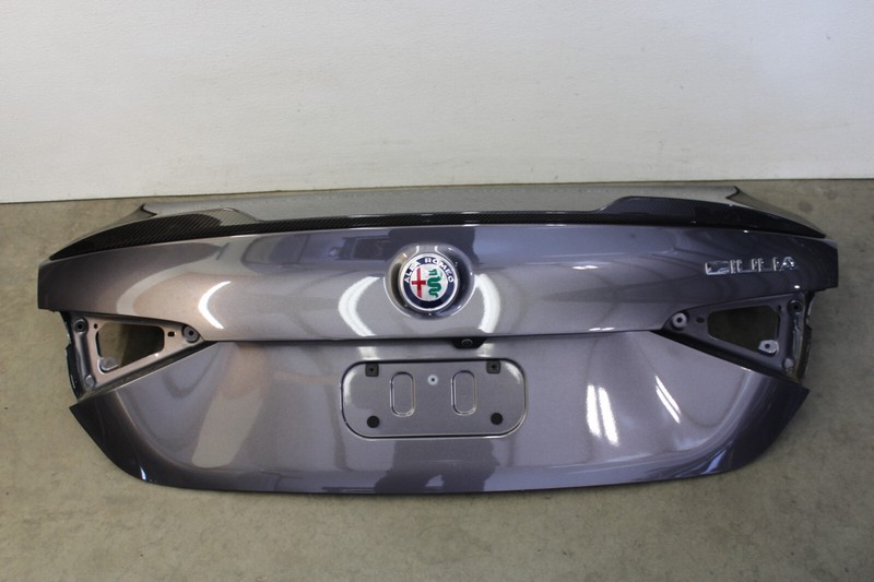 Alfa Romeo Giulia Quadrifoglio Trunk W Carbon Spoiler Vesuvio Gray Oem 2017-2024