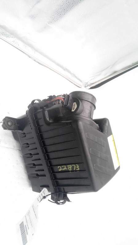 2009 Hyundai Santa Fe Air Cleaner Assembly OEM 281112B000 Used 129k Miles