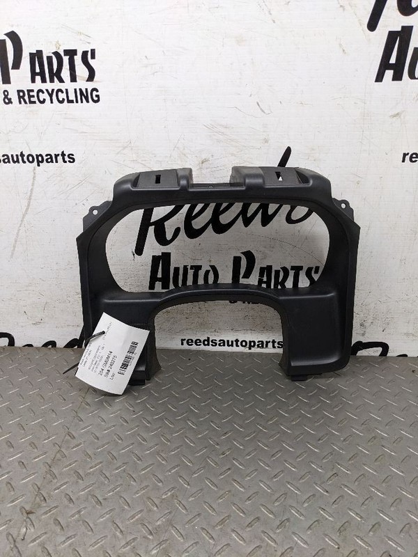 2014-2018 CHEVROLET SILVERADO 1500 INSTRUMENT SPEEDO CLUSTER BEZEL OEM1196115