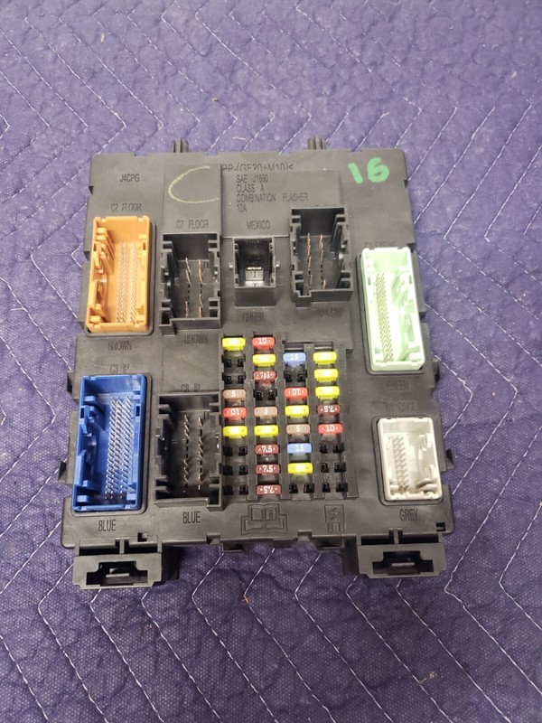 2012 2013 2014 2015 2016 Ford Focus Power Distribution Box BB111