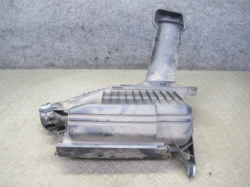 1997-2004 PORSCHE BOXSTER 986 ENGINE AIR INTAKE CLEANER FILTER BOX HOUSING