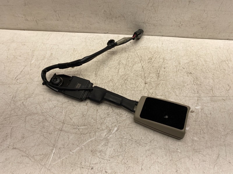 2013-2016 FORD ESCAPE RIGHT PASSENGER SIDE FRONT SEAT BELT BUCKLE LATCH RECEIVER