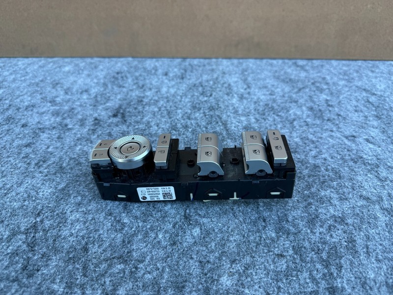 GENESIS GV80 2021-2025 OEM FRONT LEFT DRIVER MASTER WINDOW SWITCH ASSEMBLY