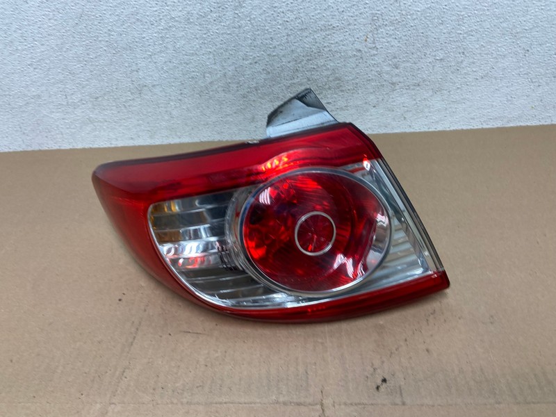 2010 to 2012 Hyundai Santa Fe Left Driver Side LH Tail Light OEM AE6647 LK