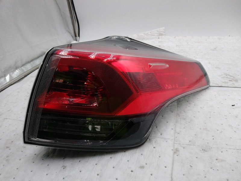 2018 Toyota RAV4 Right Tail Light Assembly Silver 145878 Used 87K Miles