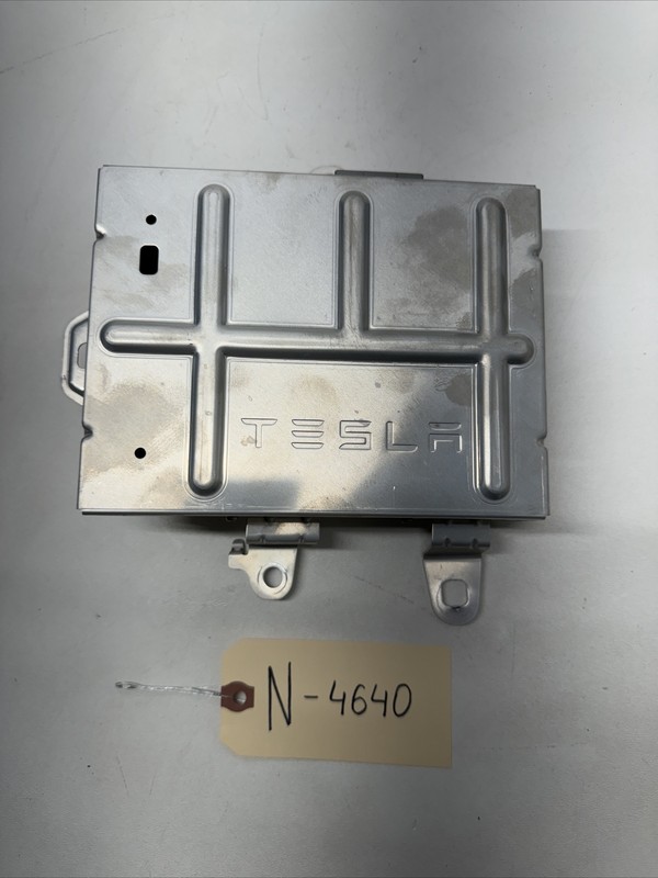 2020-2022 Tesla Y Audio Amplifier 1507152-00-A 4640 B114
