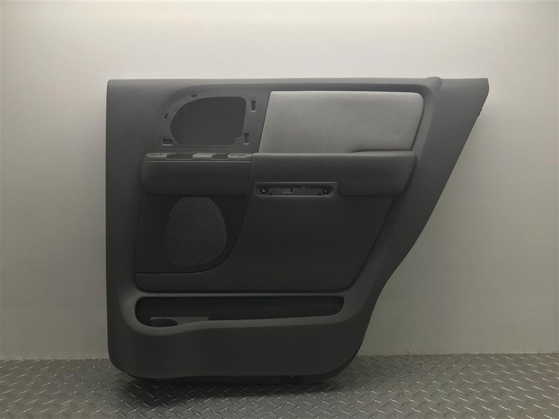 03-06 FORD EXPEDITION REAR PASSENGER RIGHT POWER DOOR PANEL GRAY OEM