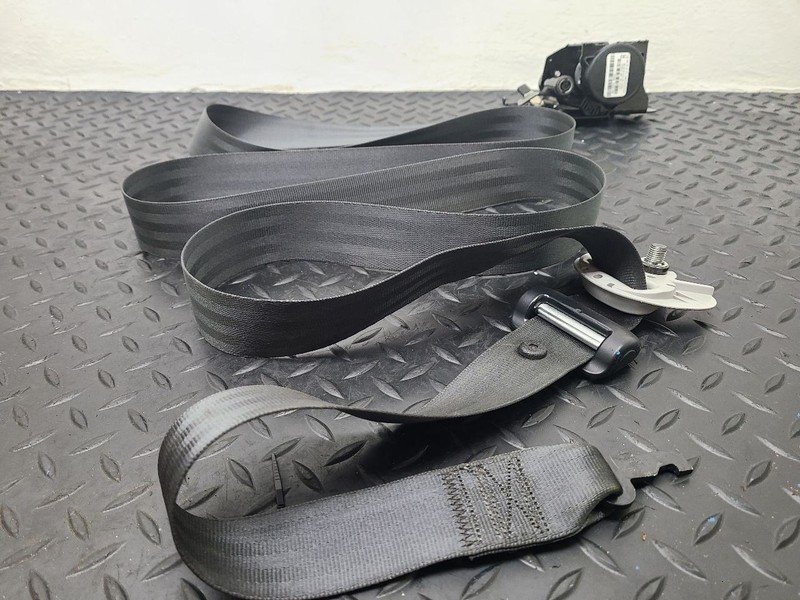 2015 Hyundai Sonata Right Passenger Seat Belt Retractor Black OEM 88820-C2000