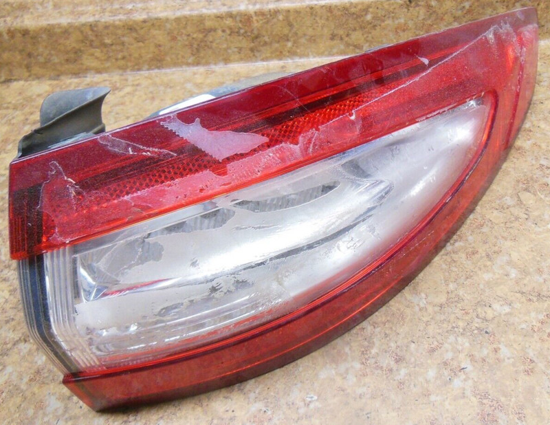 2016 Ford Fusion 2.5L 2.5 L Right Rear Back Turn Signal Light Brake Tail RH 16