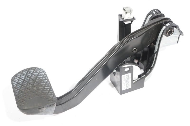 08-14 Mercedes W204 C250 C300 Brake Pedal Assembly 2042902101 OEM