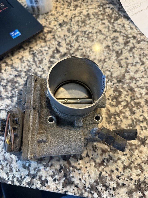 Throttle Body 2.0L Fits 2013 KIA SOUL 971036