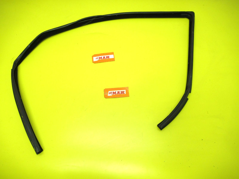 DOOR GLASS RUBBER SEAL TRACK MOLDING Driver Side Front 99-04 JEEP GRAND CHEROKEE