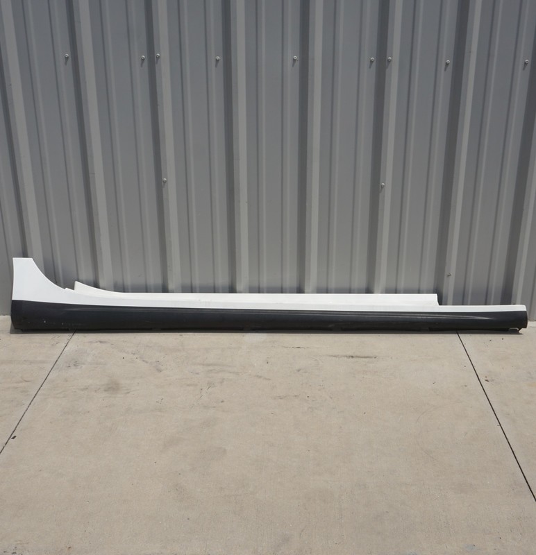 14 - 20 Maserati Ghibli Right Passenger Side Rocker Skirt Molding Trim Panel OEM
