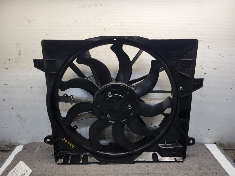 Radiator Fan Motor Fan Assembly Fits 18-25 WRANGLER 1781302