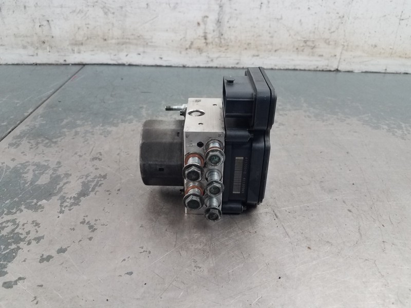 2014 14 - 16 Harley Ultra Limited ABS Brake Module #0677 P2