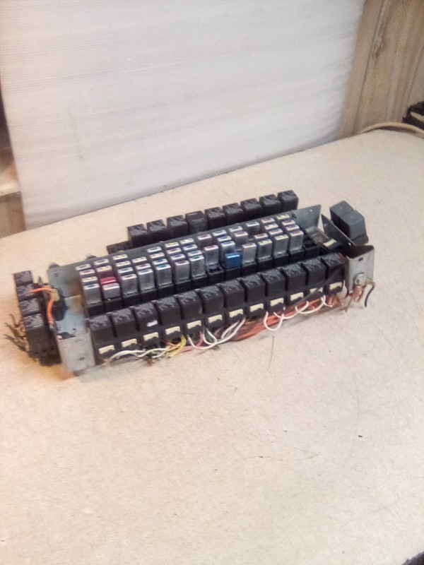 2010 International 9200 Fuse Relay Block