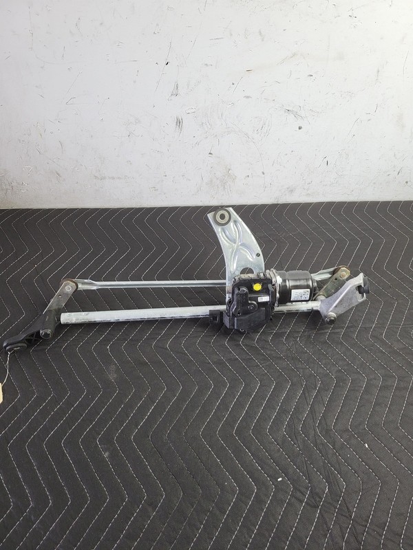 Used Oem Mercedes 1778204901 Front Windshield Wiper Motor for 2019-2023 CLA250