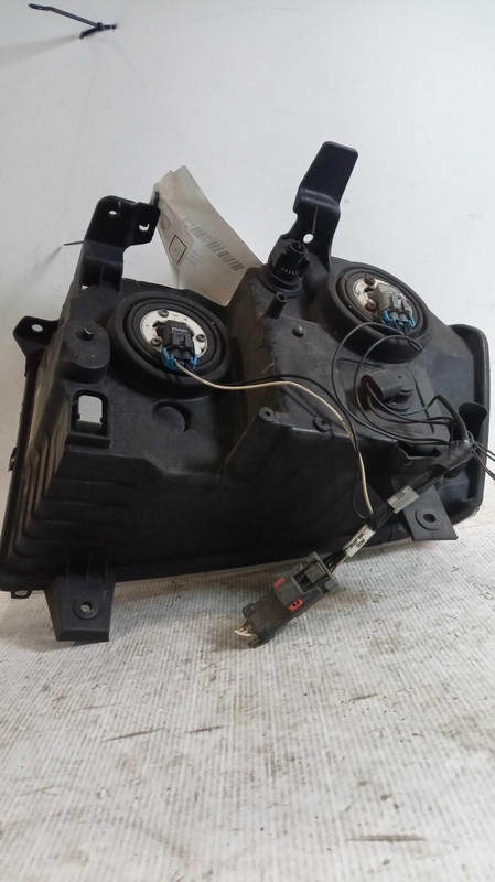 2006 Jeep Grand Cherokee Right Headlight Assembly Black OEM 556341 89K Miles