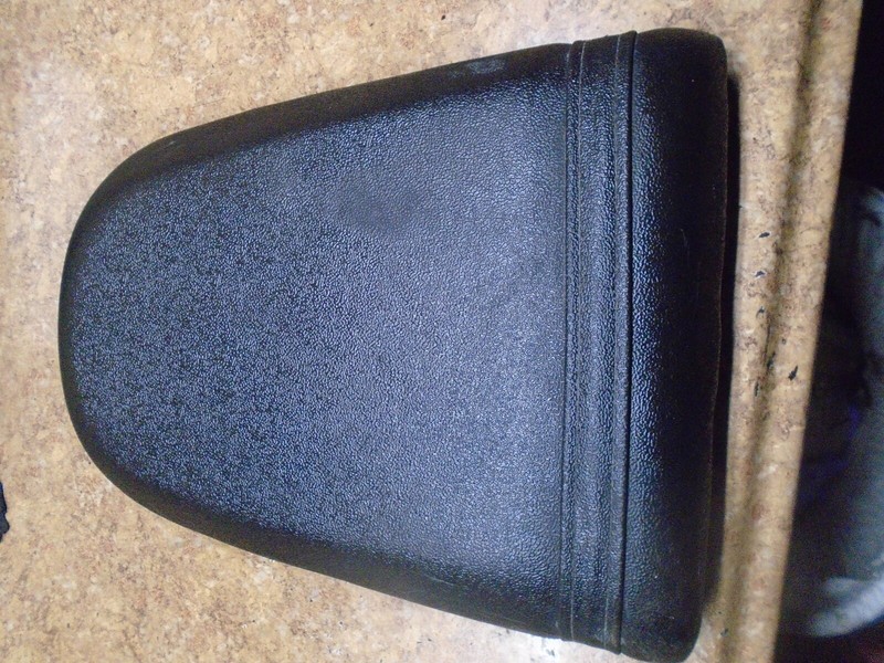 2002 Suzuki GSX-R600 GSXR6 GSXR600 Rear Back Passenger Seat 02
