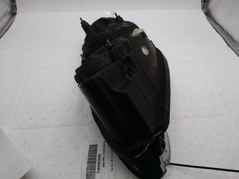 2010 Chrysler PT Cruiser Right Blue Headlight Assembly OEM 529847 Used 95K