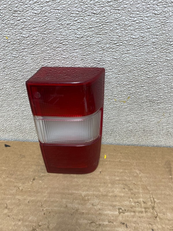 1993 to 1994 Volvo 850 SEDAN Left Driver Side Tail Light Inner Z3010