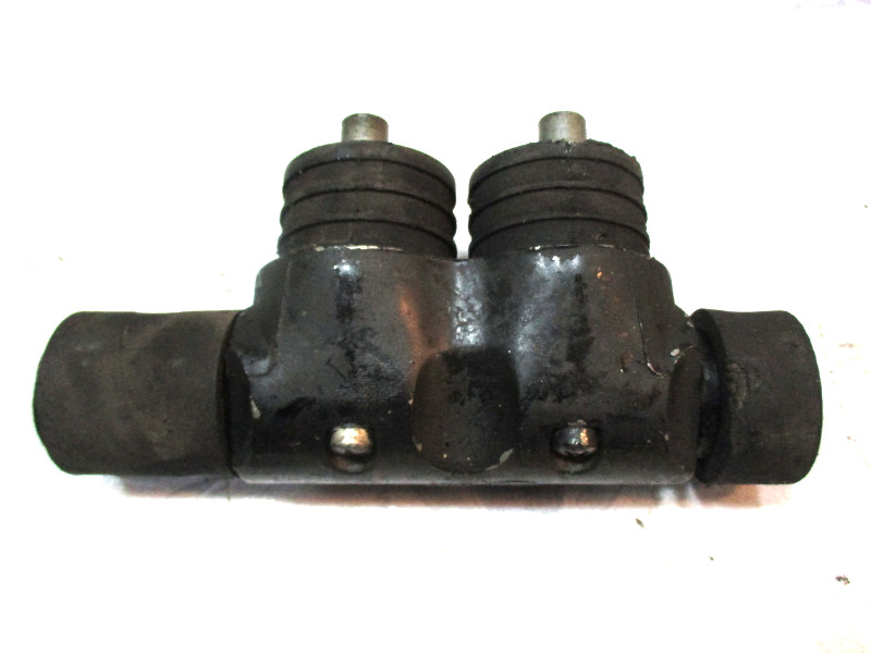 46117 Mercruiser Stern Drive Renault Rubber Mount Carrier 80 HP I/L4 1966-69