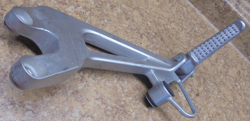 2000 Honda VFR 800 VFR800 Interceptor Right Rear Back Pedal Peg Mount Passenger
