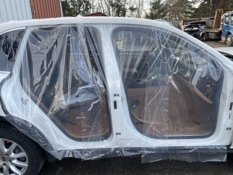 RH RIGHT ROCKER W/POST WHITE PC: 0Q -BASE- FITS 11-18 PORSCHE CAYENNE 36409