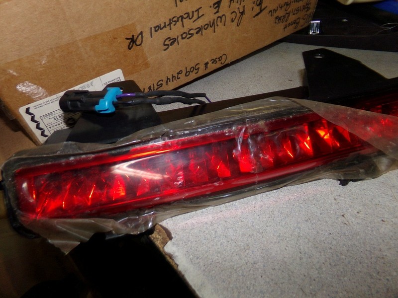 GM Cadillac Fog Lamp Assembly 25754007 *FREE SHIPPING*