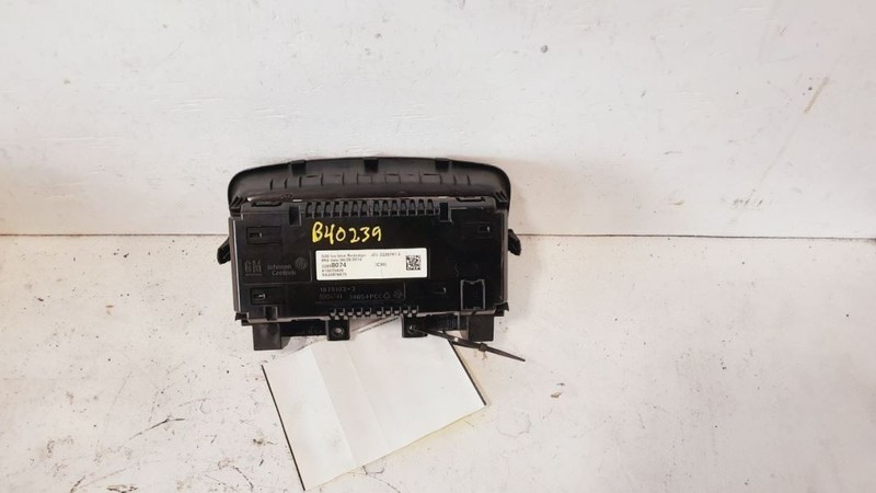 2011-2016 Chevy Cruze Display Screen Opt UAG VIN P 4th Digit Limited