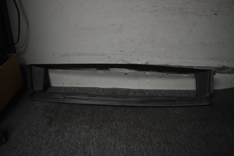 MERCEDES BENZ RADIATOR TRIM FACTORY OEM