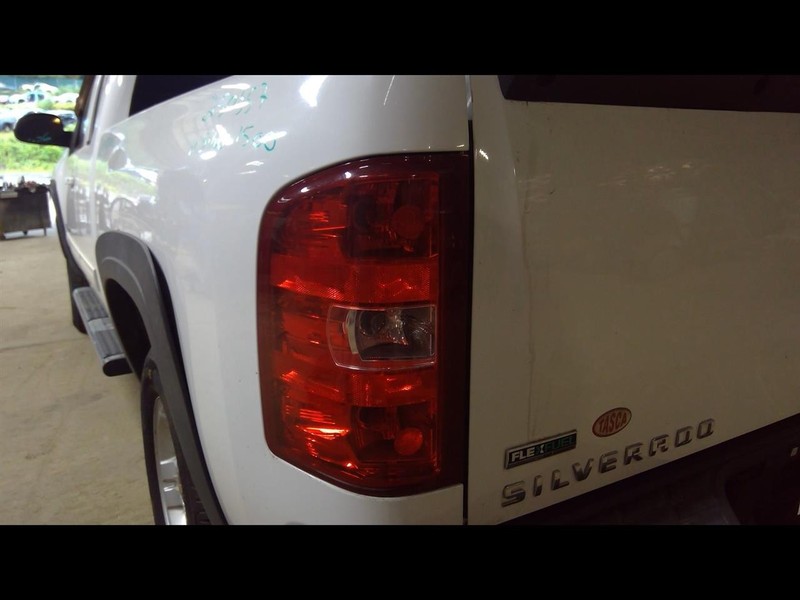 Driver Tail Light Pickup With Box DRW Fits 07-14 SIERRA 3500 PICKUP 1659526