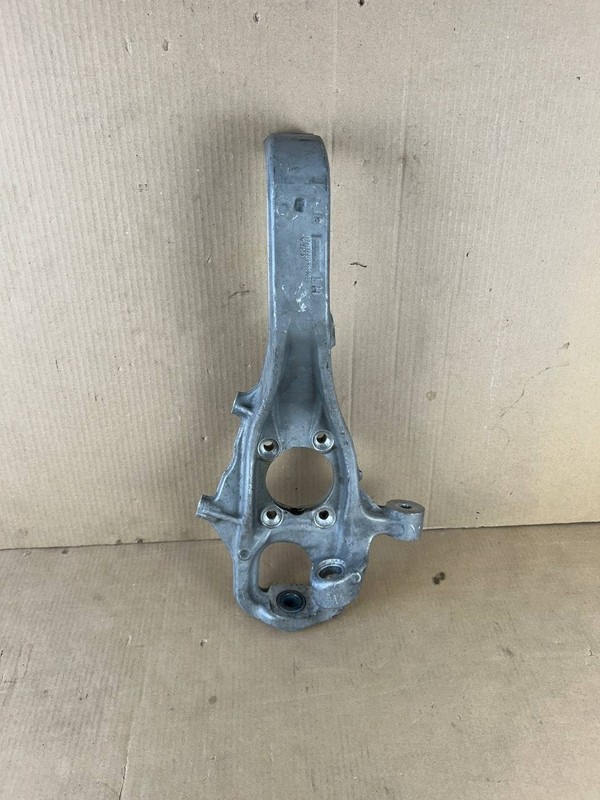 ✅ 17-19 Alfa Romeo Giulia Front Left Side Spindle Knuckle 00505445600