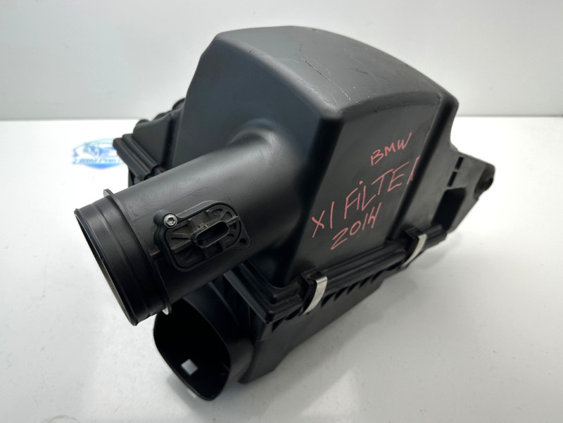 2012-2015 BMW X1 E84 2.0L Air Intake Cleaner Filter Box OEM