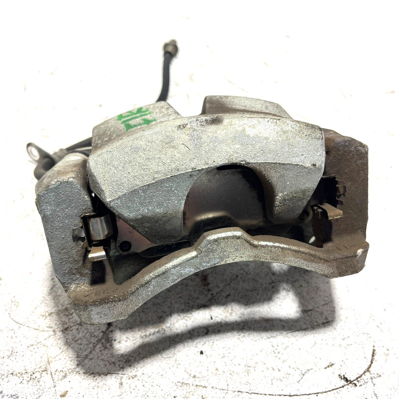 2019-2023 TOYOTA CAMRY FRONT RIGHT PASSENGER SIDE DISC BRAKE CALIPER OEM