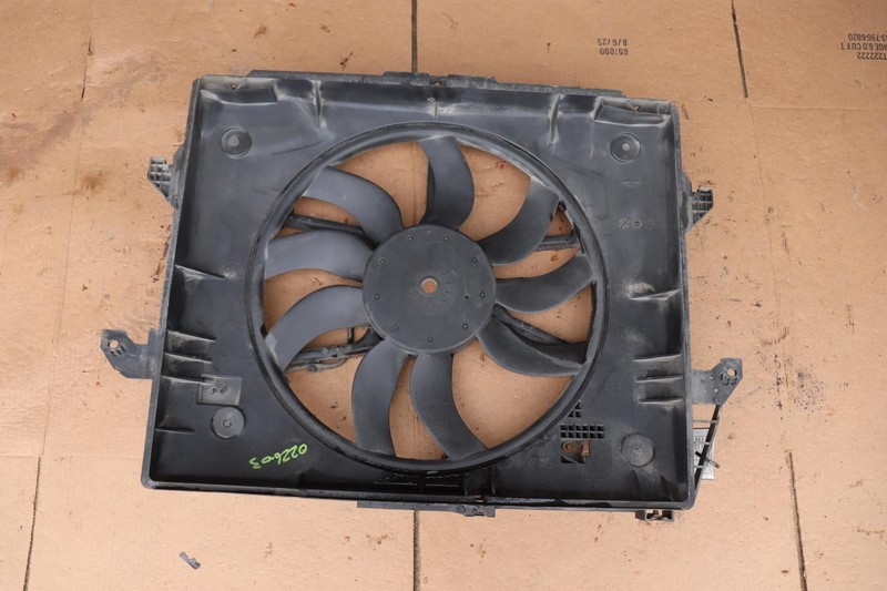 2014-2019 DODGE RAM 1500 3.0L DIESEL RADIATOR COOLING FAN MOTOR SHROUD OEM