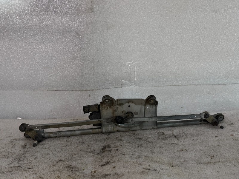 1999-2004 WJ Jeep Grand Cherokee Windshield Wiper Transmission Linkage Motor