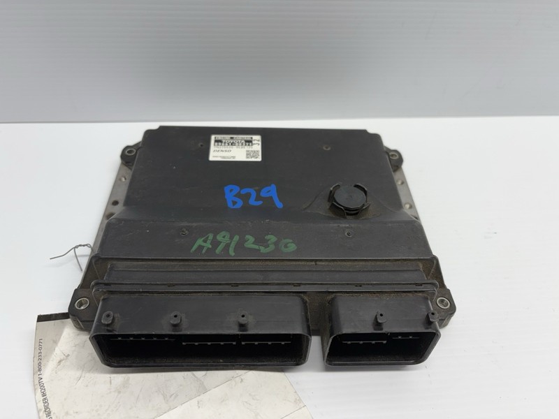 2013 2014 Toyota Sienna Engine Computer Control Module ECM OEM 8966108371